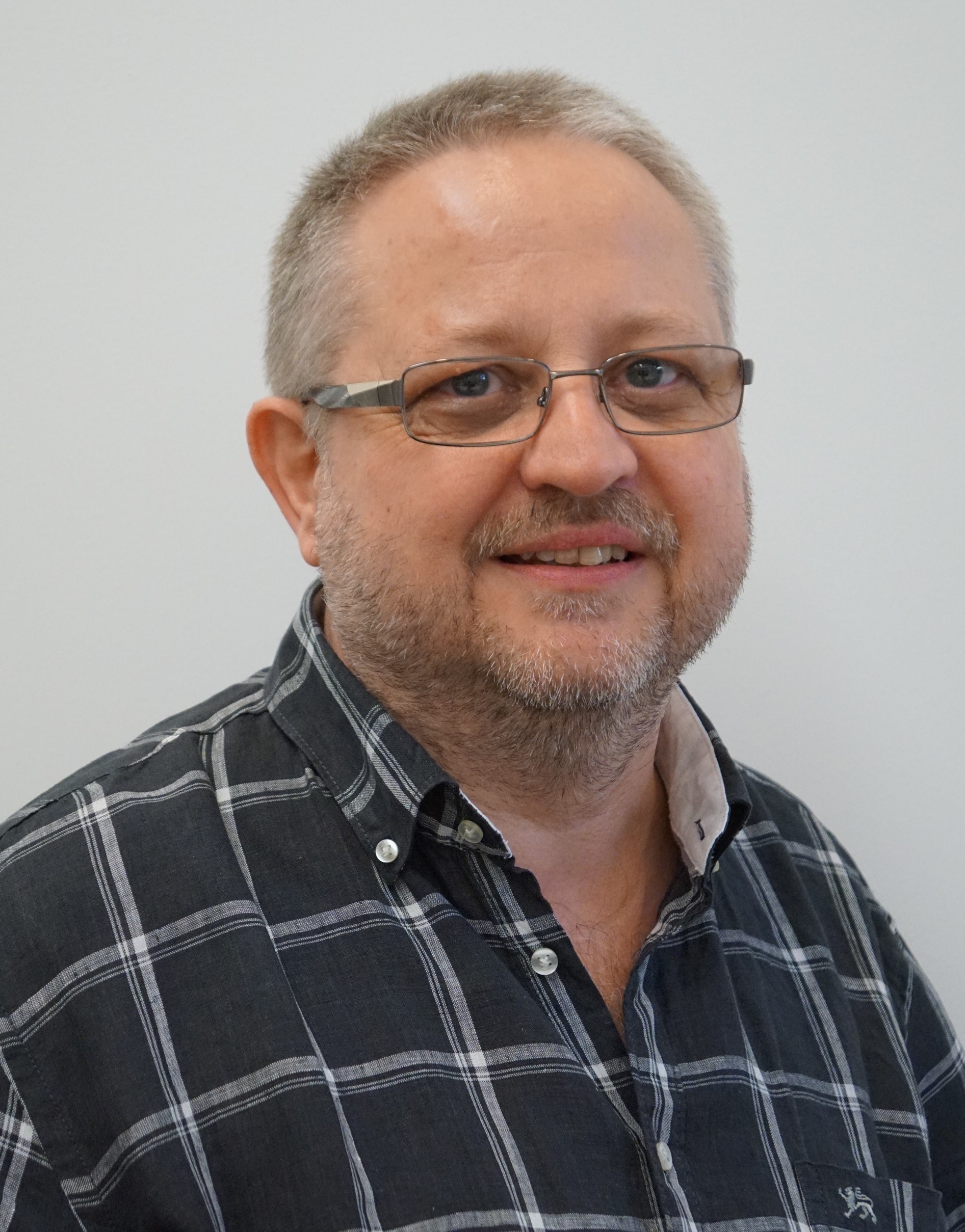Bruno Kübli, COMPUTER KÜBLI GmbH, Tel. 034 461 80 71